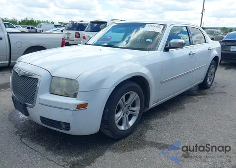2010 Chrysler 300 Touring/Signature Series/Executive Series from USA, damaged, VIN 2C3CA5CV4AH306974